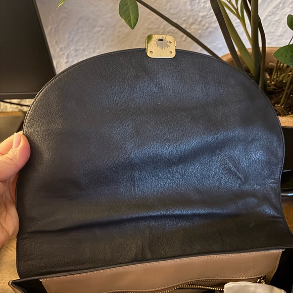 Cuyana Top Handle Bag - Picture 3 of 14